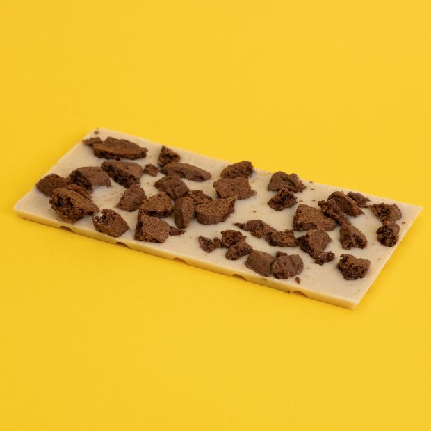 Free From Family Co Whyte Choc Bar Cookie Crumble 95g **BEST BEFORE DATE - 31/12/24**